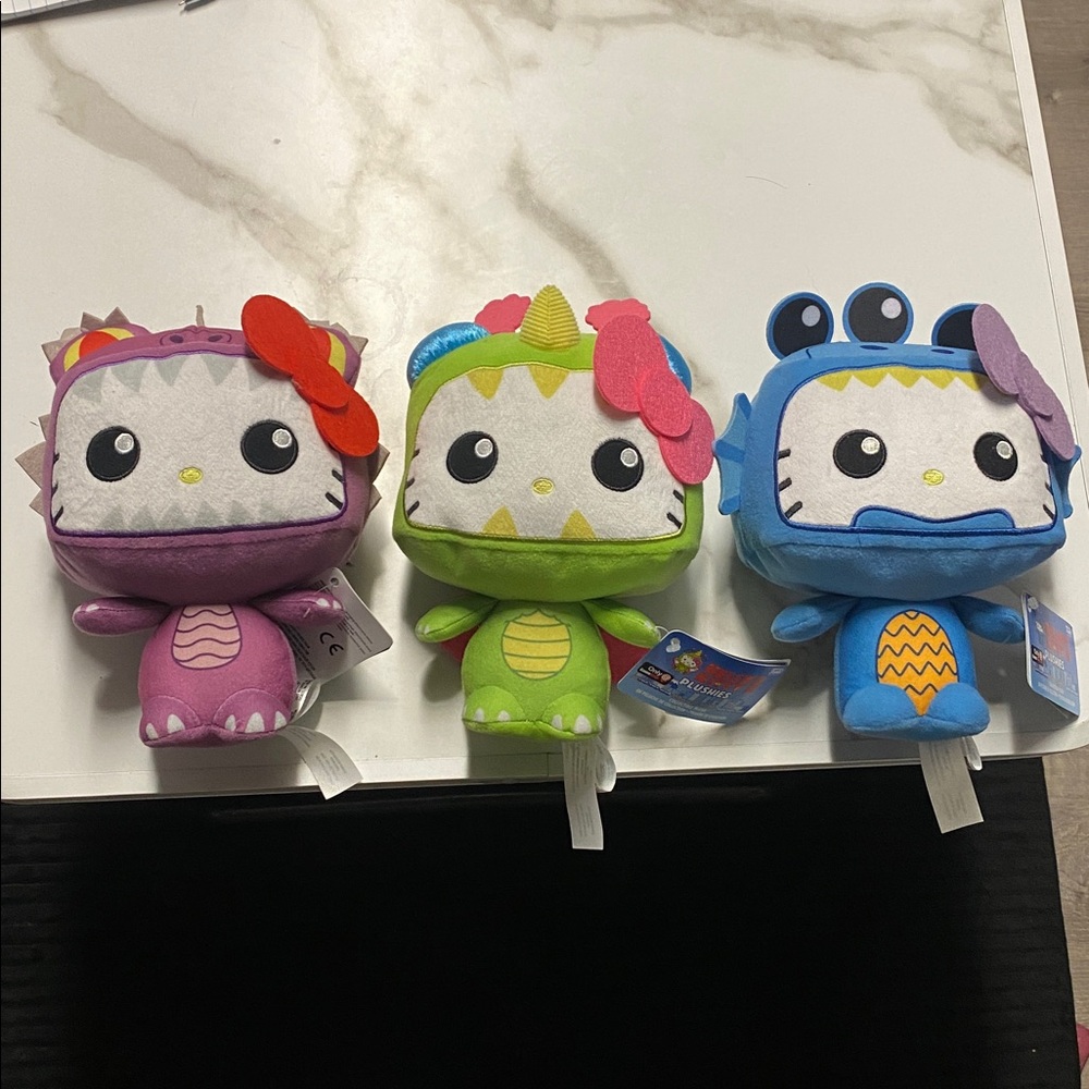 Hello Kitty Kaiju